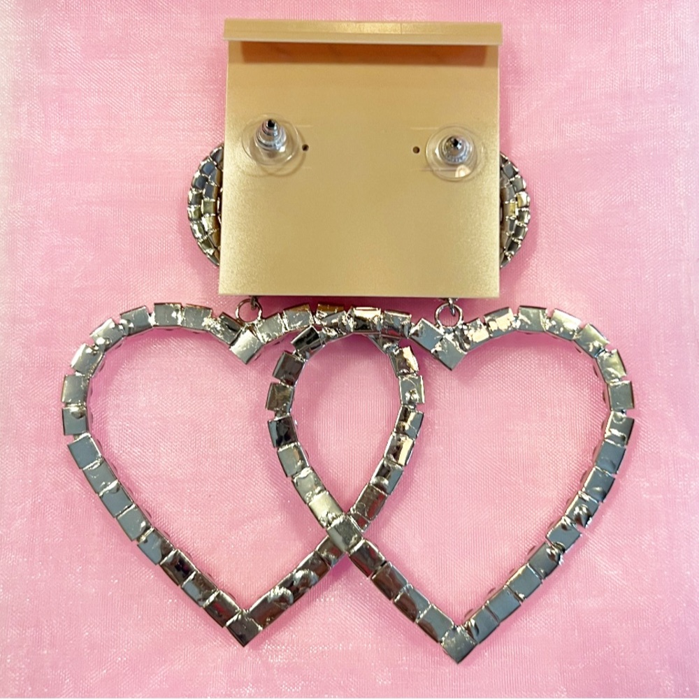 KENNETH JAY LANE Crystal Studded Heart Dangle Earrings / Silver Tone & Crystals - Picture 5 of 12
